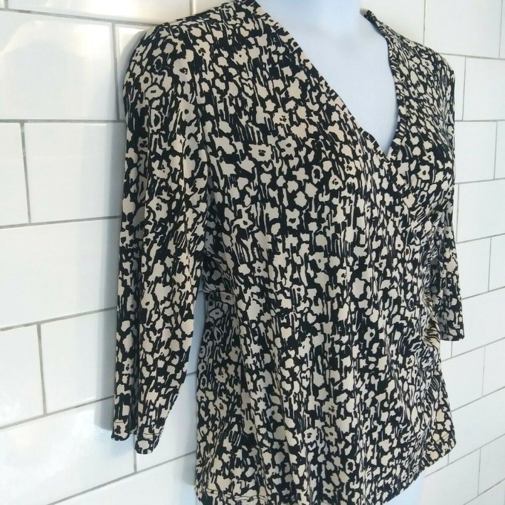 Chico's Size 2 / LG Black & Ivory Floral Crossover V-Neck Blouse, 3/4 Sleeves
